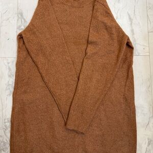 Forever 21 woman 's Tan Crewneck Sweater